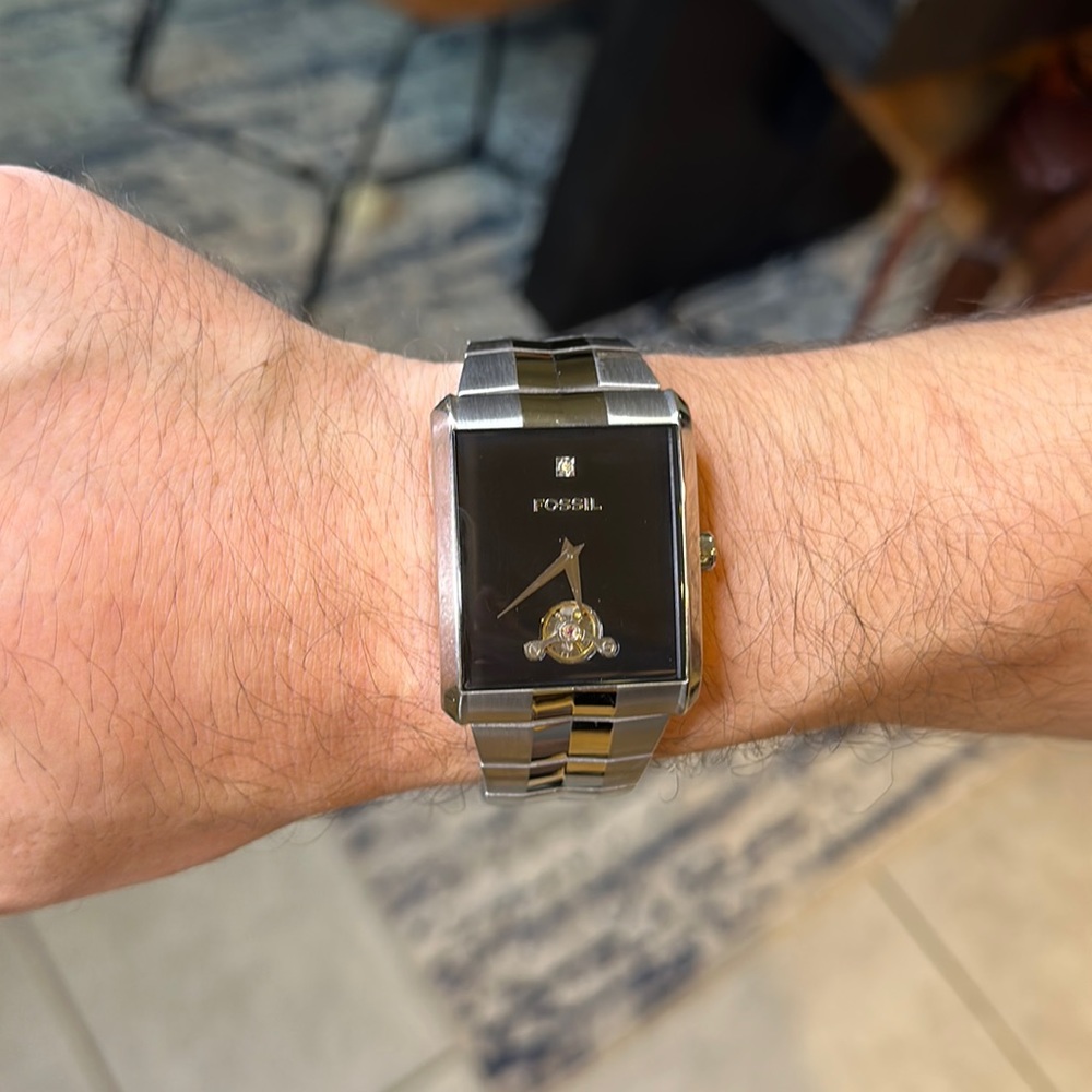 Fossil watch. Very good condition. Needs new battery.
